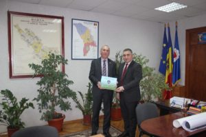 Ambasadorul SUA James D. Pettit a efectuat astăzi o vizită la Ialoveni