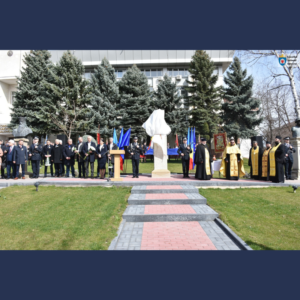 În scuarul Consiliului raional Ialoveni a fost inaugurat bustul Domnitorului Ștefan cel Mare și Sfânt
