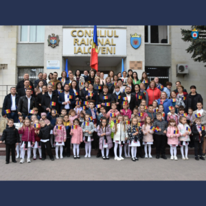 Consiliul raional Ialoveni a marcat Ziua Drapelului de Stat