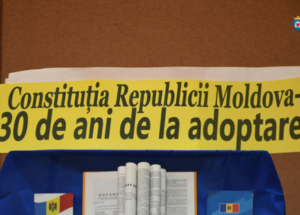 Consiliul raional Ialoveni a marcat aniversarea a 30 de ani de la adoptarea Constituției Republicii Moldova