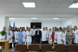 Conducerea raionului Ialoveni a vizitat instituțiile medicale, pentru a felicita angajații, cu prilejul Zilei Profesionale