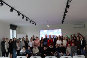 𝗖𝗼𝗻𝗱𝘂𝗰𝗲𝗿𝗲𝗮 𝗿𝗮𝗶𝗼𝗻𝘂𝗹𝘂𝗶 𝗜𝗮𝗹𝗼𝘃𝗲𝗻𝗶 𝗮 𝗽𝗮𝗿𝘁𝗶𝗰𝗶𝗽𝗮𝘁 𝗹𝗮 𝗲𝘃𝗲𝗻𝗶𝗺𝗲𝗻𝘁𝘂𝗹 𝗱𝗲𝗱𝗶𝗰𝗮𝘁 𝗶̂𝗺𝗽𝗹𝗶𝗻𝗶𝗿𝗶𝗶 𝗮 𝟮𝟳 𝗱𝗲 𝗮𝗻𝗶 𝗱𝗲 𝗹𝗮 𝗳𝗼𝗻𝗱𝗮𝗿𝗲𝗮 𝗔𝘀𝗼𝗰𝗶𝗮𝘁̦𝗶𝗲𝗶 𝗢𝗯𝘀̦𝘁𝗲𝘀̦𝘁𝗶 „𝗘𝗰𝗼-𝗥𝗮̆𝘇𝗲𝗻𝗶”