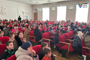 Consiliul raional Ialoveni a organizat un eveniment dedicat sărbătorilor de iarnă pentru copiii din grădinițele raionului