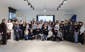 𝗣𝗿𝗶𝗺𝘂𝗹 𝗮𝘁𝗲𝗹𝗶𝗲𝗿 𝗱𝗲 𝗶𝗻𝘀𝘁𝗿𝘂𝗶𝗿𝗲 𝗶̂𝗻 𝗰𝗮𝗱𝗿𝘂𝗹 𝗿𝘂𝗻𝗱𝗲𝗶 𝗮 𝗫𝗫𝗫𝗜𝗜-𝗮 𝗱𝗲 𝗴𝗿𝗮𝗻𝘁𝘂𝗿𝗶 𝗺𝗶𝗰𝗶 𝗽𝗲𝗻𝘁𝗿𝘂 𝘁𝗶𝗻𝗲𝗿𝗶 𝗮 𝗿𝗲𝘂𝗻𝗶𝘁 𝟱𝟲 𝗱𝗲 𝗳𝗲𝘁𝗲 𝘀̦𝗶 𝗯𝗮̆𝗶𝗲𝘁̦𝗶 𝗱𝗶𝗻 𝘀̦𝗮𝘀𝗲 𝗹𝗼𝗰𝗮𝗹𝗶𝘁𝗮̆𝘁̦𝗶 𝗮𝗹𝗲 𝗿𝗮𝗶𝗼𝗻𝘂𝗹𝘂𝗶