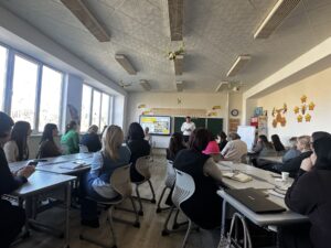 𝗖𝗼𝗻𝗰𝗲𝗽𝘁𝘂𝗹 „𝗦̦𝗰𝗼𝗮𝗹𝗮-𝗠𝗼𝗱𝗲𝗹”, 𝗽𝗿𝗲𝘇𝗲𝗻𝘁𝗮𝘁 𝗹𝗮 𝗚𝗶𝗺𝗻𝗮𝘇𝗶𝘂𝗹 „𝗚𝗿𝗶𝗴𝗼𝗿𝗲 𝗩𝗶𝗲𝗿𝘂” 𝗱𝗶𝗻 𝗼𝗿𝗮𝘀̦𝘂𝗹 𝗜𝗮𝗹𝗼𝘃𝗲𝗻𝗶, 𝗰𝗮 𝗽𝗮𝗿𝘁𝗲 𝗮 𝗿𝗲𝘁̦𝗲𝗹𝗲𝗶